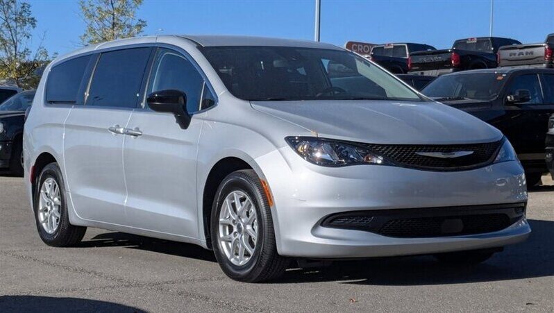 
								2024 Chrysler Grand Caravan SXT full									