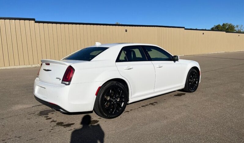 
								2023 Chrysler 300 Series S V6 full									