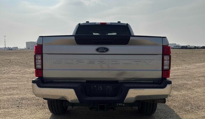 
								2021 Ford F-350 Super Duty XLT 6.7L Powerstroke full									