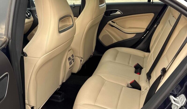 
								2017 Mercedes-Benz CLA-Class CLA 250 4MATIC full									