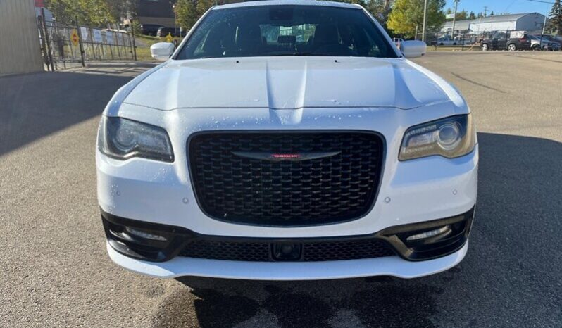 
								2023 Chrysler 300 Series S V6 full									