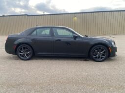 
										2023 Chrysler 300 Series Touring L full									