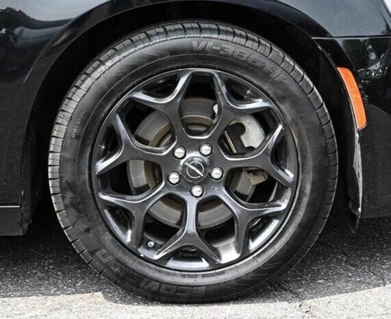 
								2023 Chrysler 300 Series Touring L full									