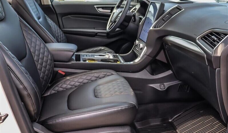 
								2024 Ford Edge Titanium Sunroof full									