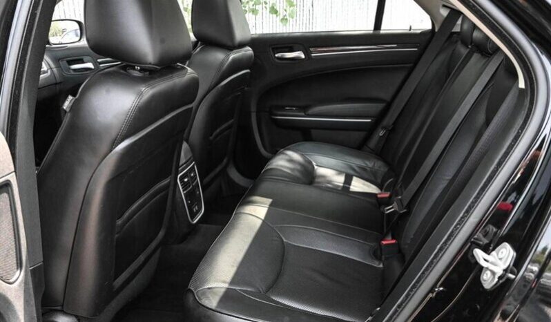 
								2023 Chrysler 300 Series Touring L full									