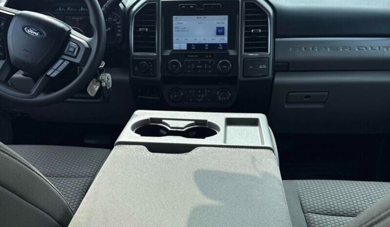 
								2021 Ford F-350 Super Duty XLT 6.7L Powerstroke full									