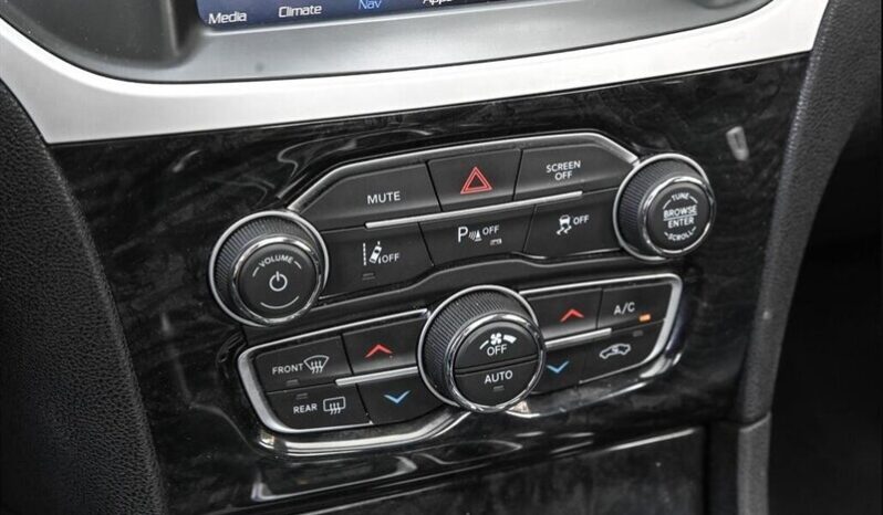 
								2023 Chrysler 300 Series Touring L full									