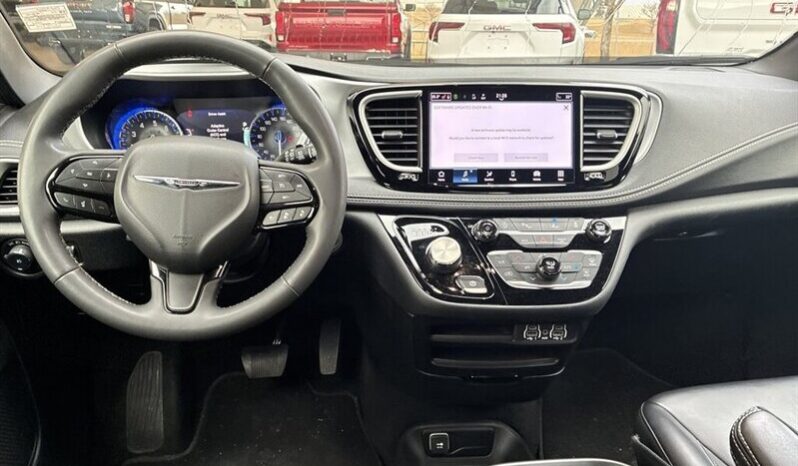 
								2023 Chrysler Pacifica Touring L Sunroof S package full									