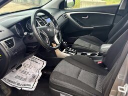 
										2016 Hyundai ELANTRA GT GL full									