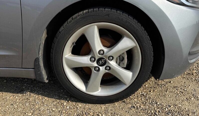 
								2017 Hyundai Elantra L full									