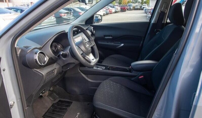 2024 Nissan Kicks SV full