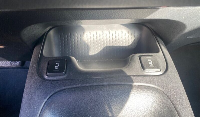 
								2024 Toyota Corolla LE full									