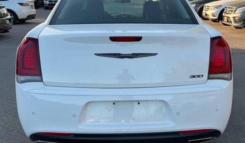 
								2023 Chrysler 300 Series Touring L full									