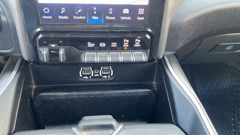 
								2022 RAM 3500 Big Horn Diesel Sport full									