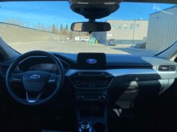 
										2020 Ford Escape SE full									