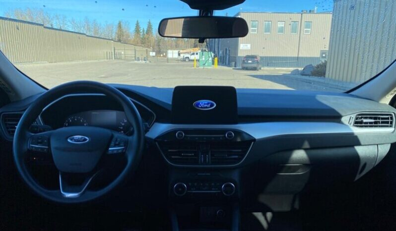 
								2020 Ford Escape SE full									