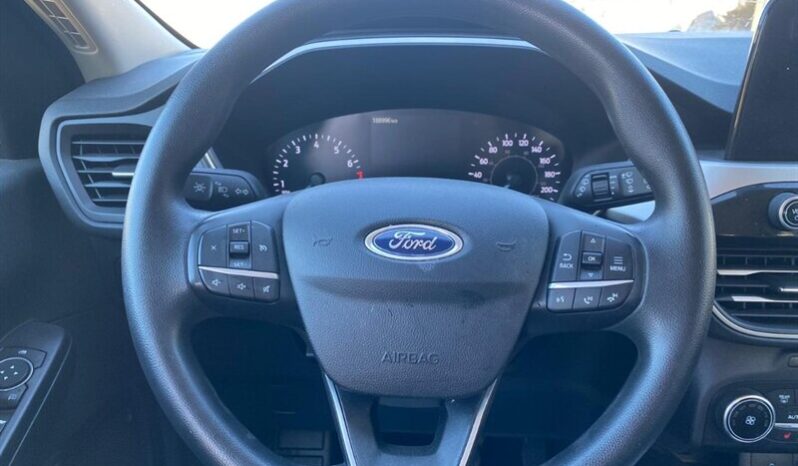 
								2020 Ford Escape SE full									