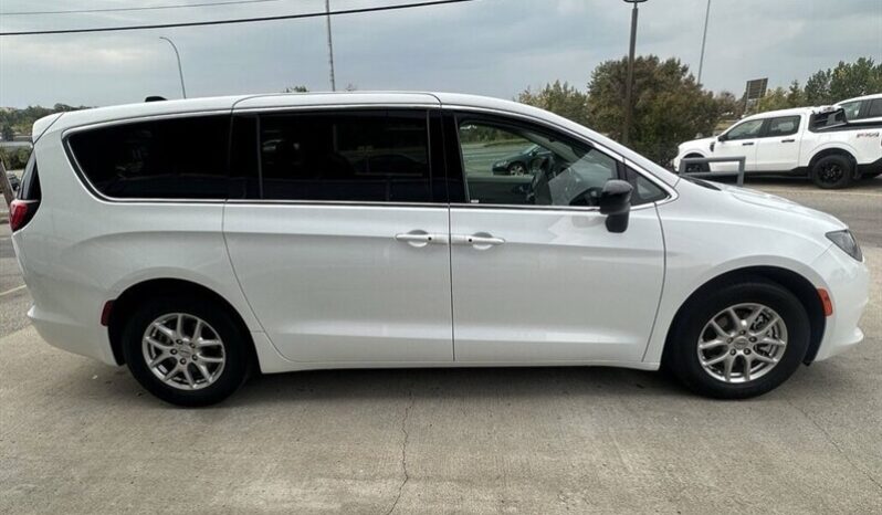 
								2024 Chrysler Grand Caravan SXT full									