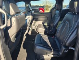 
										2023 Chrysler Pacifica Touring L Sunroof S package full									