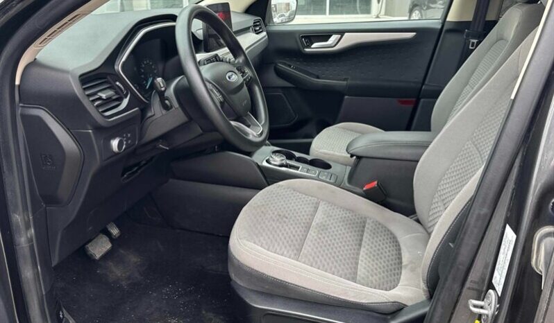 
								2020 Ford Escape SE full									