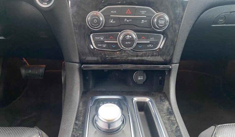 
								2023 Chrysler 300 Series Touring L full									