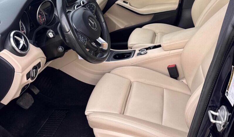 
								2017 Mercedes-Benz CLA-Class CLA 250 4MATIC full									