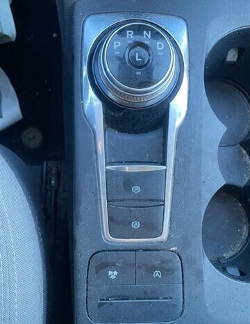 
								2020 Ford Escape SE full									