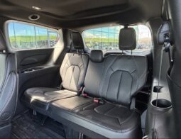 
										2023 Chrysler Pacifica Touring L Sunroof S package full									