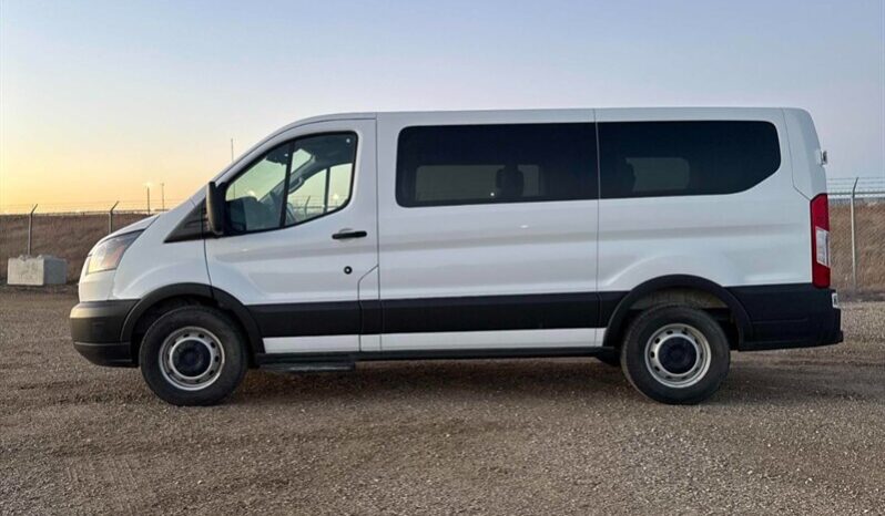 
								2019 Ford Transit T-150 XLT 8 Passenger full									