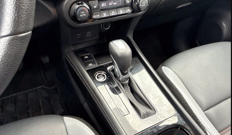 
								2024 Nissan Kicks SR Premium full									