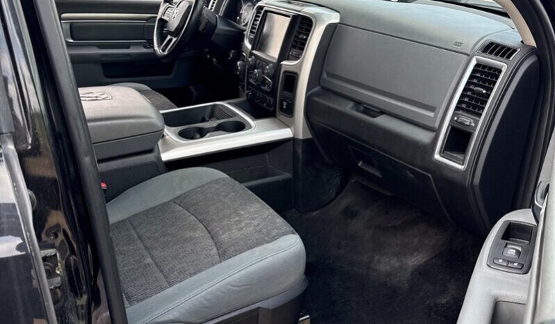 
								2017 RAM 1500 SLT full									