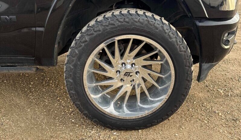 
								2020 RAM 1500 Limited Black Package full									