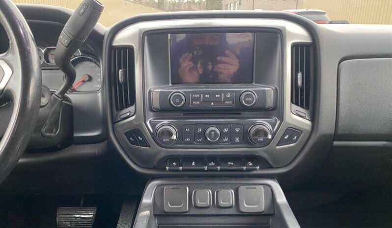 
								2018 Chevrolet Silverado 1500 LT Z-71 full									