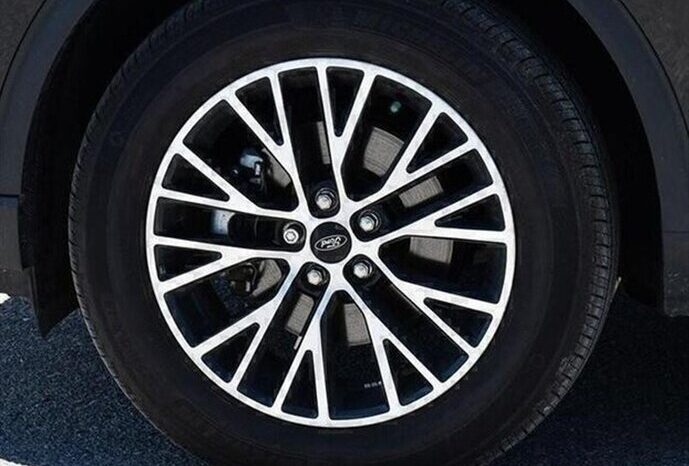 
								2024 Ford Escape Plug-In Hybrid PHEV Premium full									