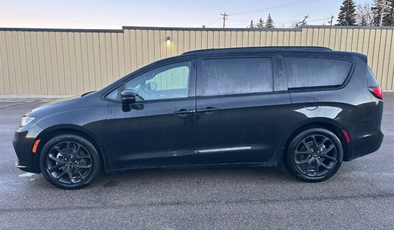 
								2024 Chrysler Pacifica Touring L Sunroof S package full									