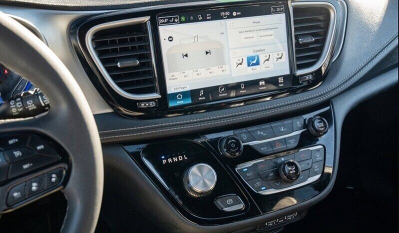 
								2024 Chrysler Pacifica Touring L Sunroof S package full									