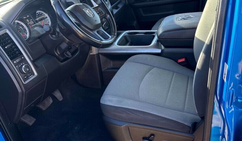 
								2022 RAM 1500 Classic Night Edition Express full									