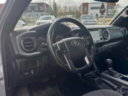 
										2016 Toyota Tacoma SR5 TRD Sport full									