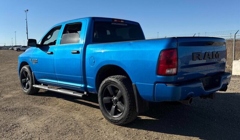 
								2022 RAM 1500 Classic Night Edition Express full									