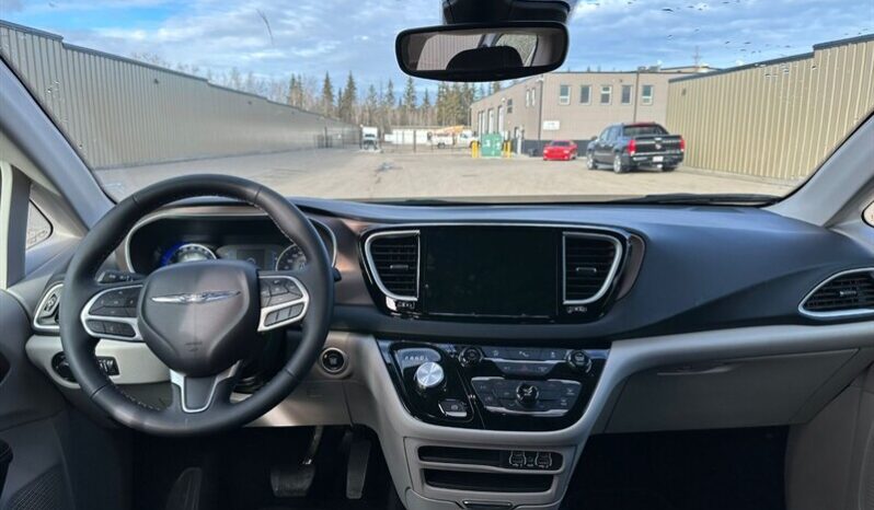 
								2024 Chrysler Grand Caravan SXT full									