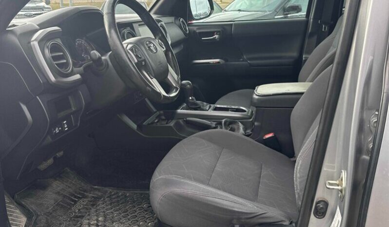 
								2016 Toyota Tacoma SR5 TRD Sport full									