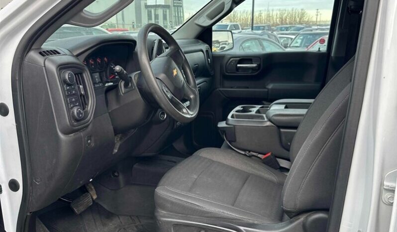 
								2023 Chevrolet Silverado 1500 Custom full									