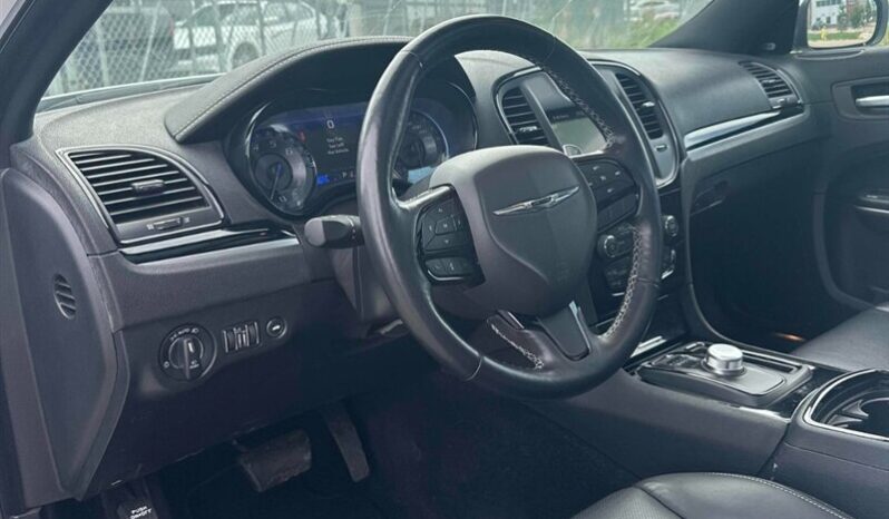 
								2022 Chrysler 300 Series S V6 full									