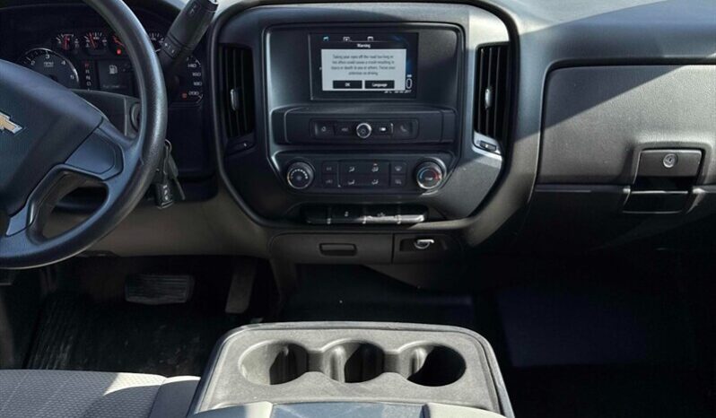 
								2018 Chevrolet Silverado 1500 Custom full									