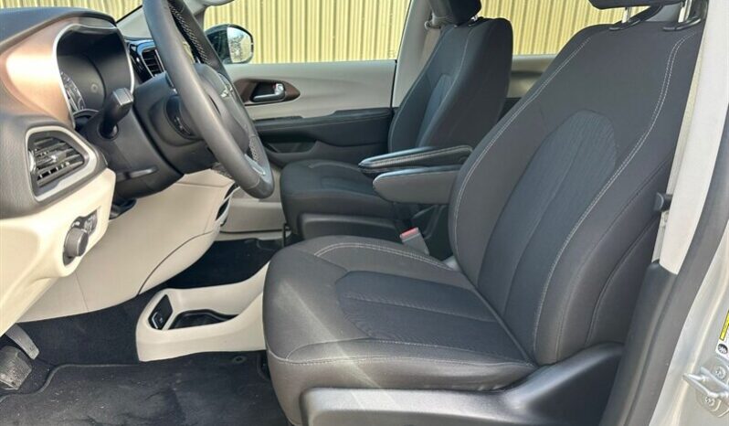 
								2024 Chrysler Grand Caravan SXT full									