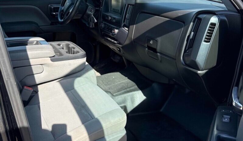 
								2018 Chevrolet Silverado 1500 Custom full									