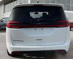 
										2023 Chrysler Pacifica Touring L Sunroof S package full									