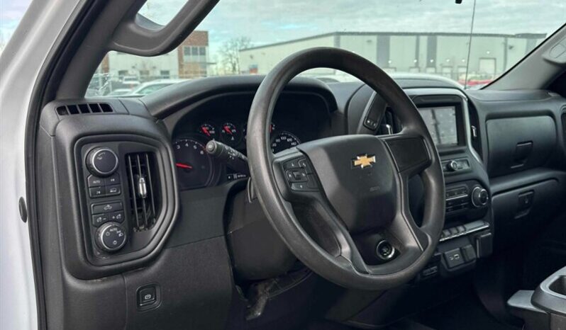 
								2023 Chevrolet Silverado 1500 Custom full									