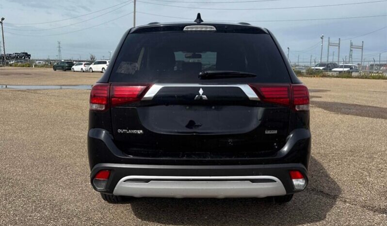 
								2020 Mitsubishi Outlander ES full									