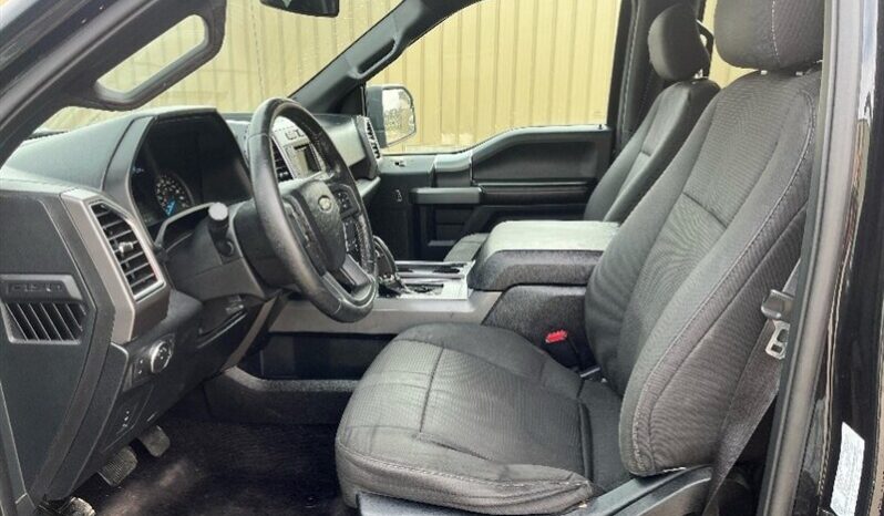 
								2015 Ford F-150 XLT full									